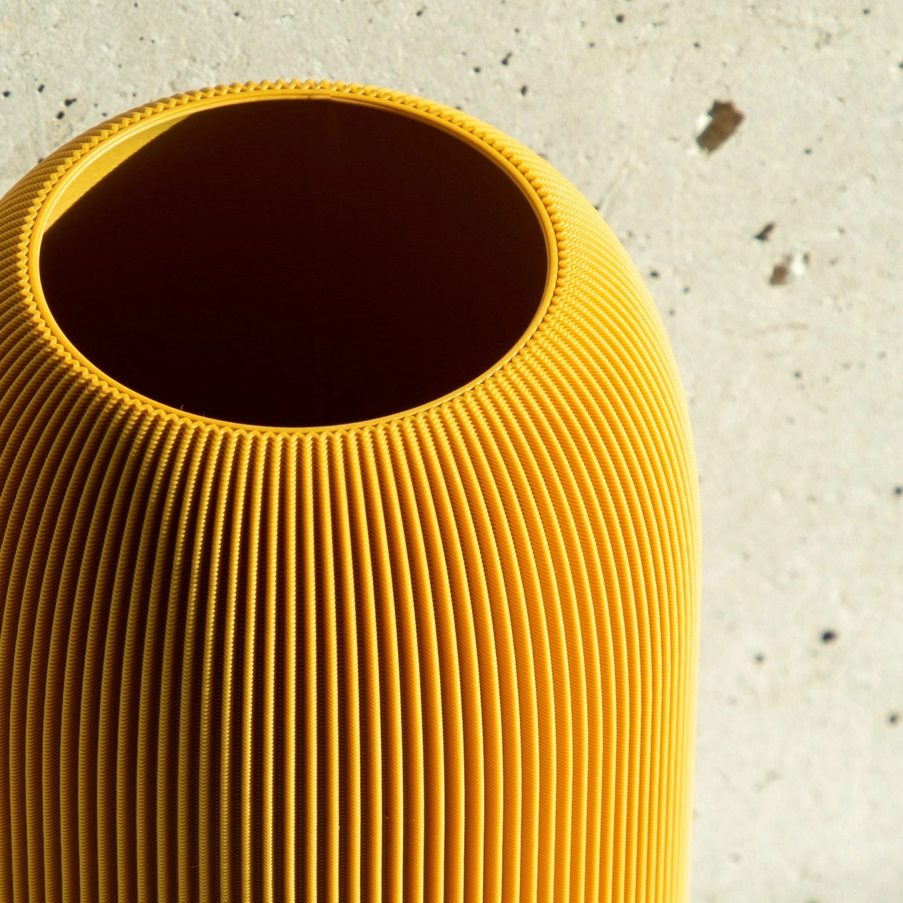 Vase PILLE by dennismaass